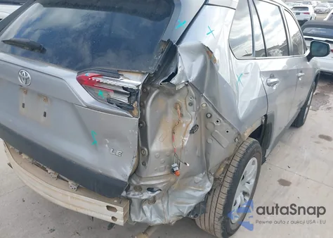 2020 Toyota Rav4 Le z USA, uszkodzony, nr VIN JTMH1RFV4LD043728